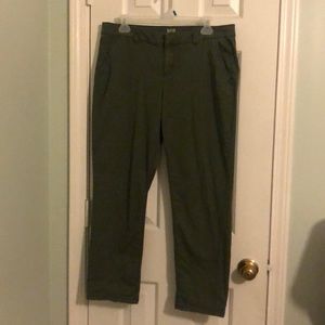Olive green a.n.a. Chino crop pants